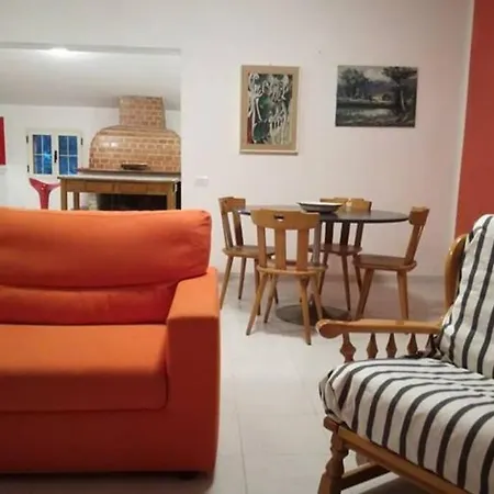 Big Relax With Swimming Pool And A Peaceful Garden In A Private דירה
