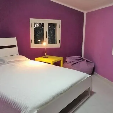 Big Relax With Swimming Pool And A Peaceful Garden In A Private Apartment *
