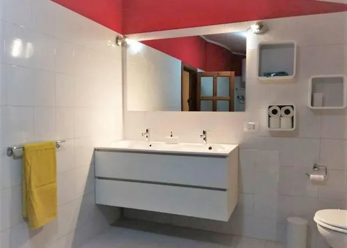 Big Relax With Swimming Pool And A Peaceful Garden In A Private Appartement *