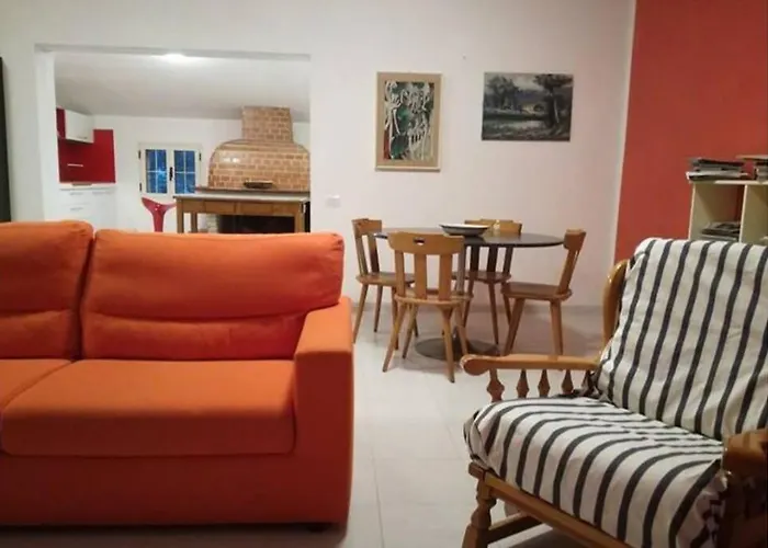 Big Relax With Swimming Pool And A Peaceful Garden In A Private Daire